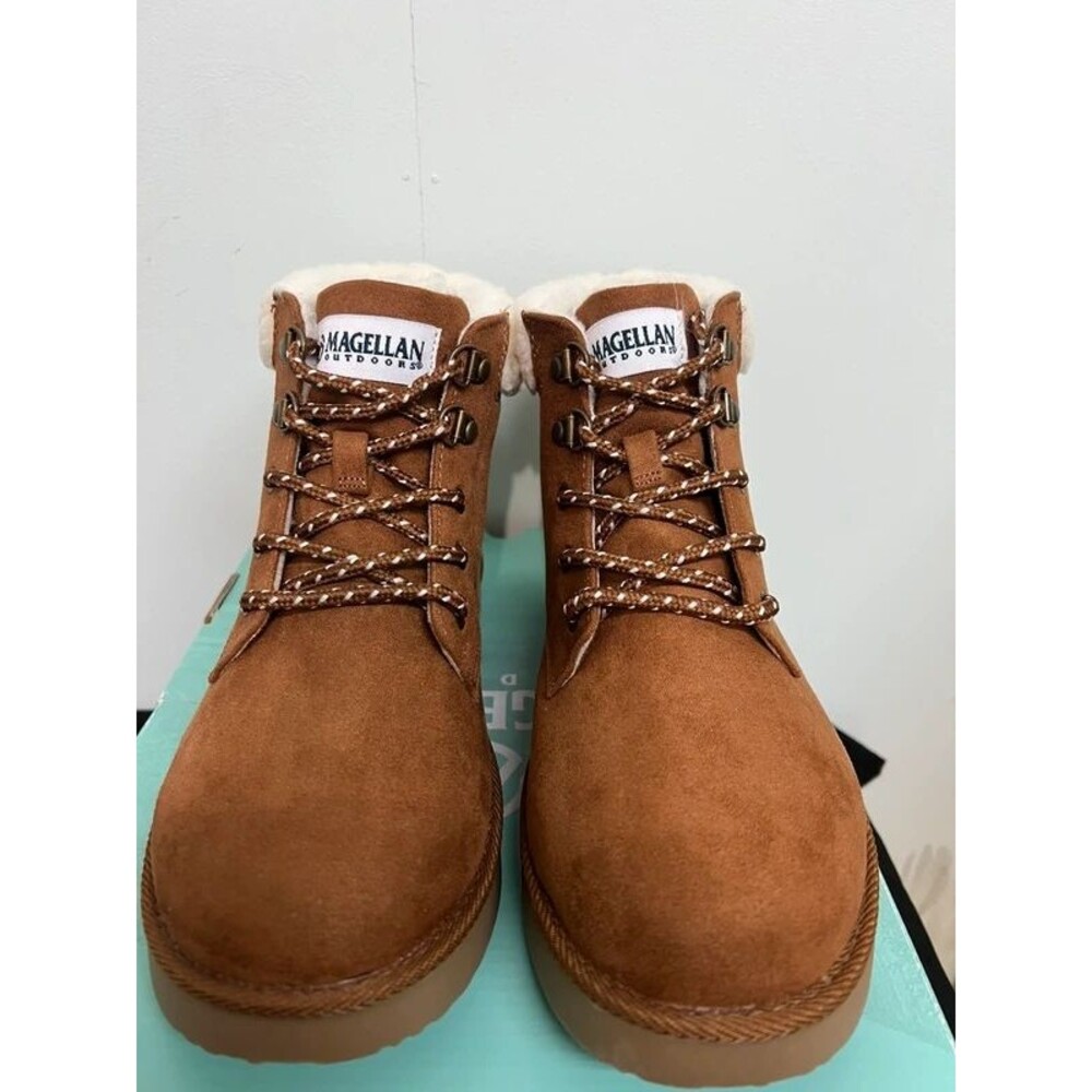 Magellan Outdoors Cozy Boot Size 8 New